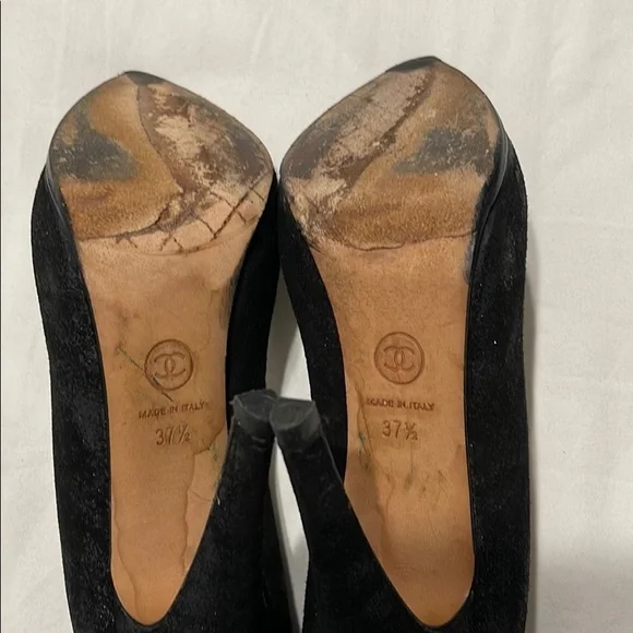 CHANEL Black suede pumps with leather toe size 7.5 - Picture 5 of 6